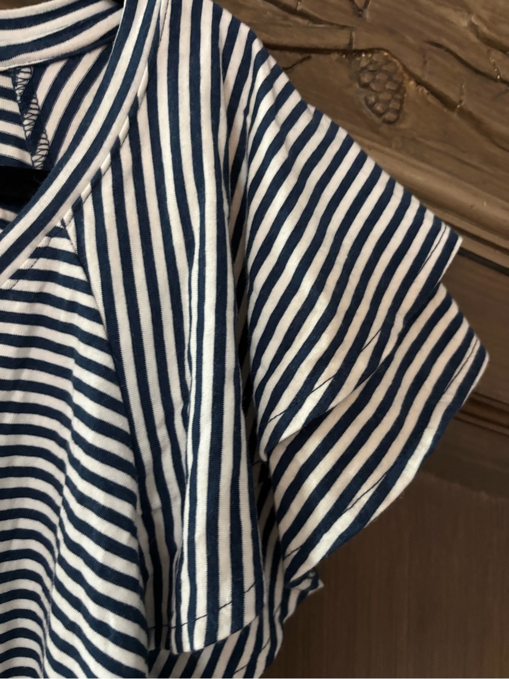 LC Lauren Conrad Navy & White Striped V-Neck Flutter Sleeve Tee XXL - Picture 3 of 7